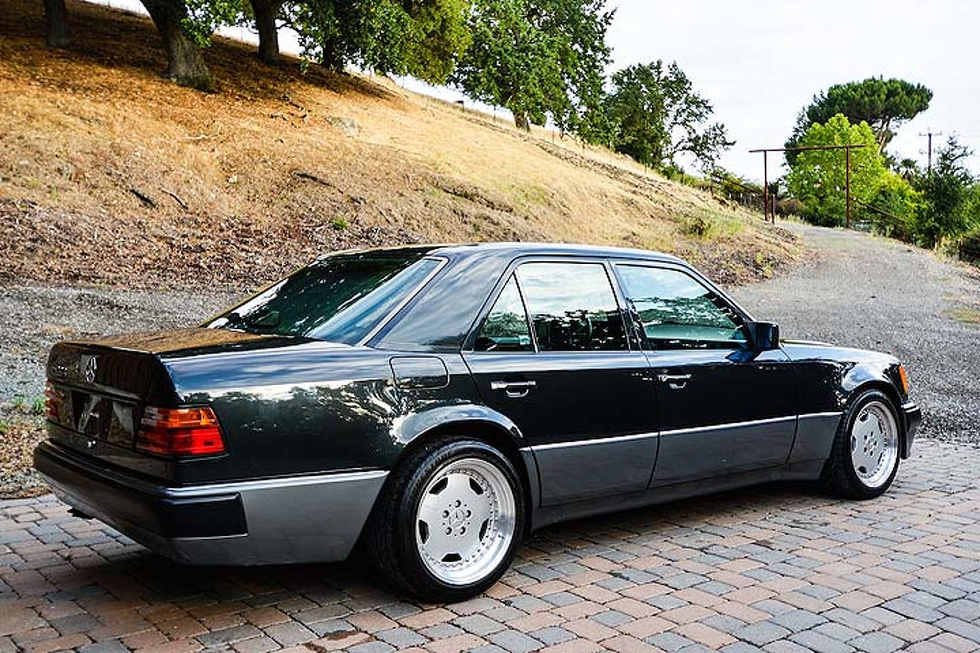 Mercedes Benz 500e
