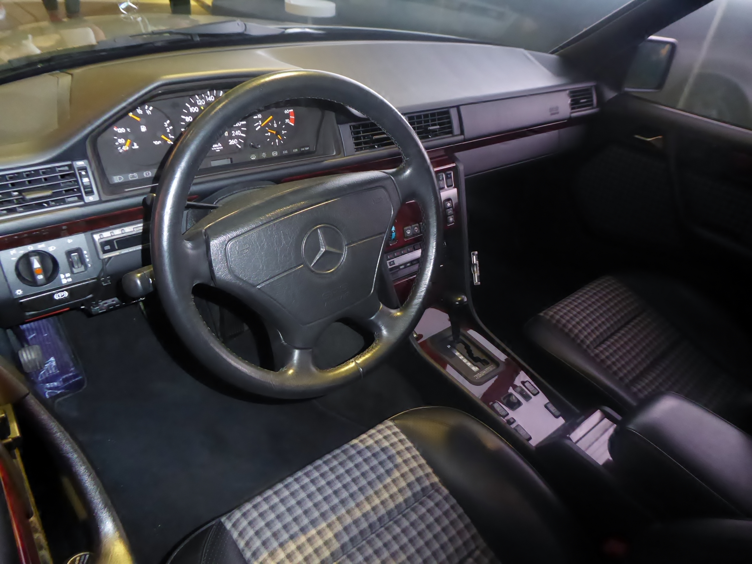 Mercedes Benz 500e