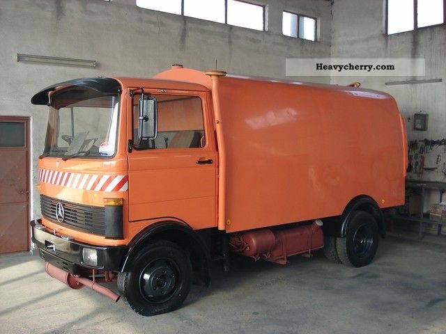 Mercedes Benz 813