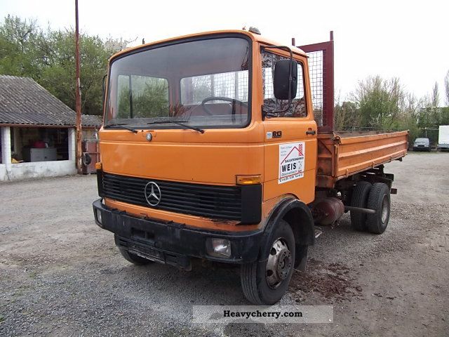 Mercedes Benz 813