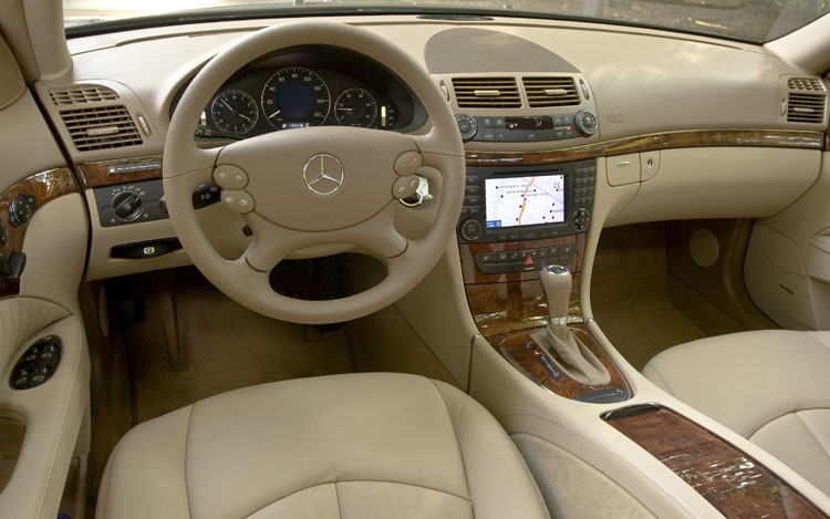 Mercedes Benz E320
