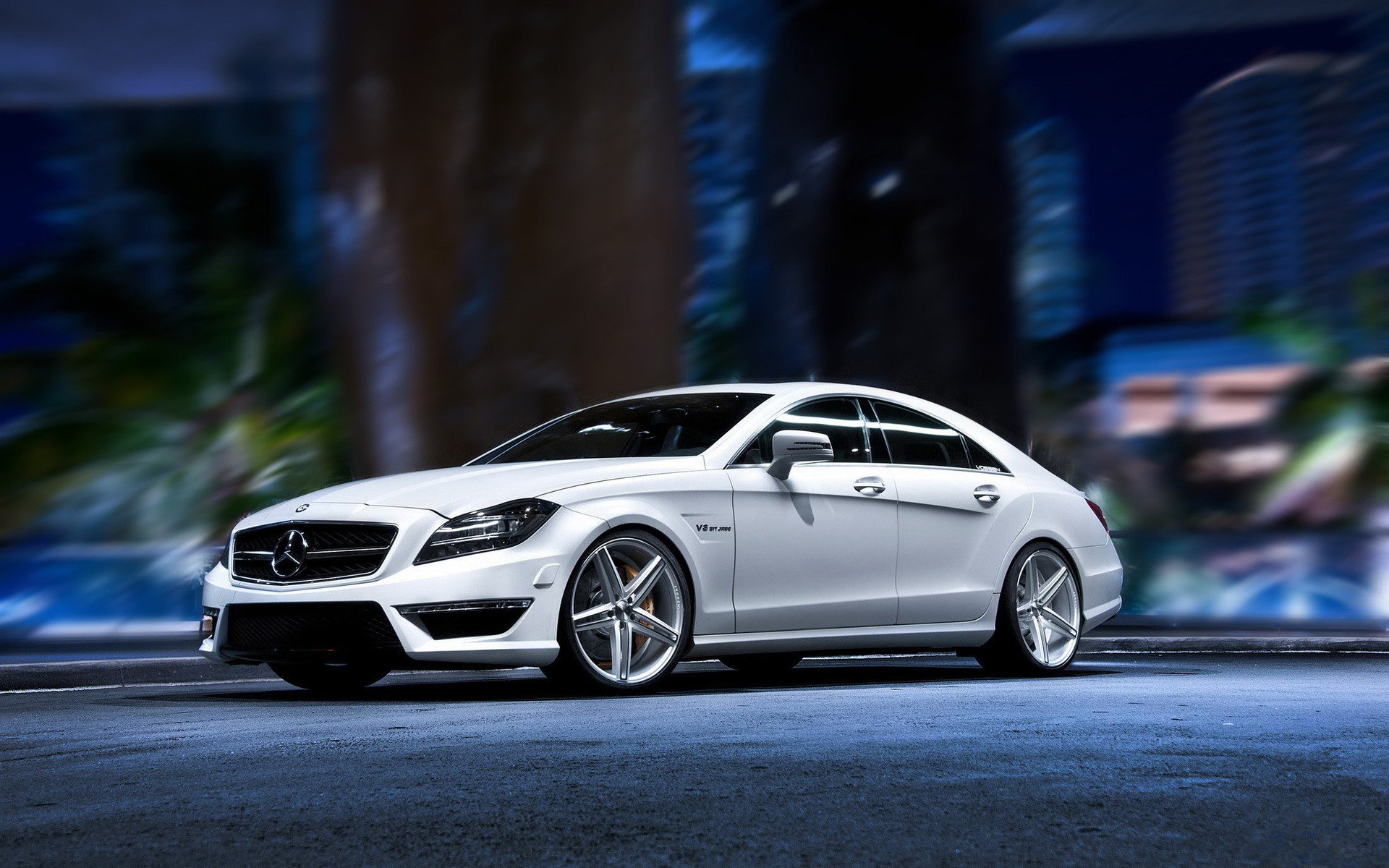 Mercedes Benz V8