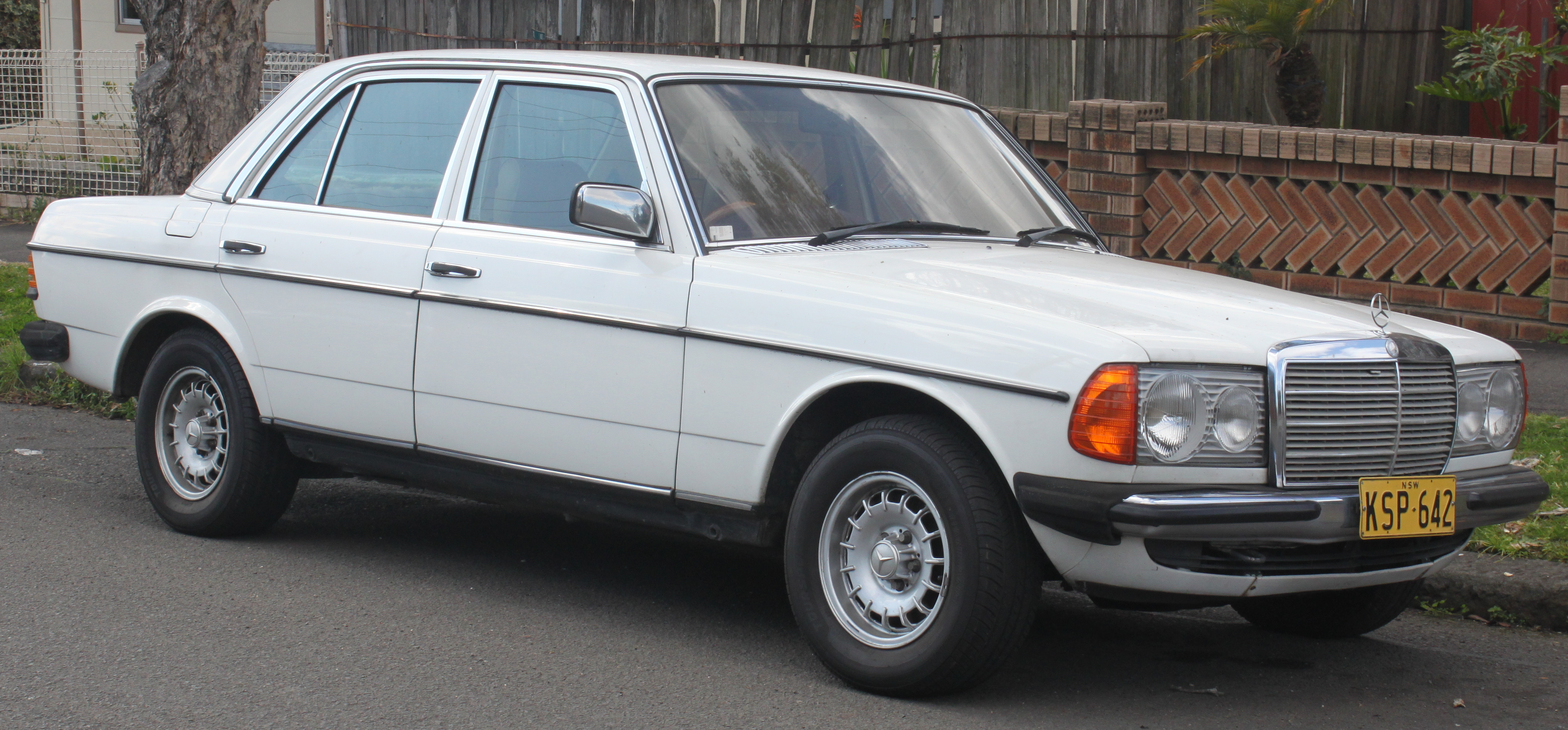 Mercedes Benz W123