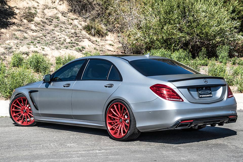 Mercedes Benz S550 Red