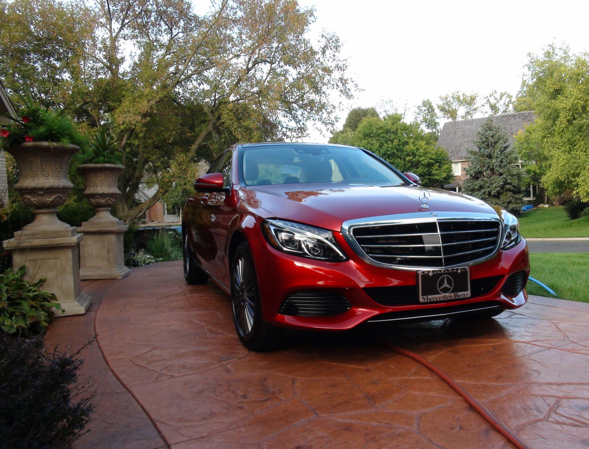 Mercedes Benz S550 Red