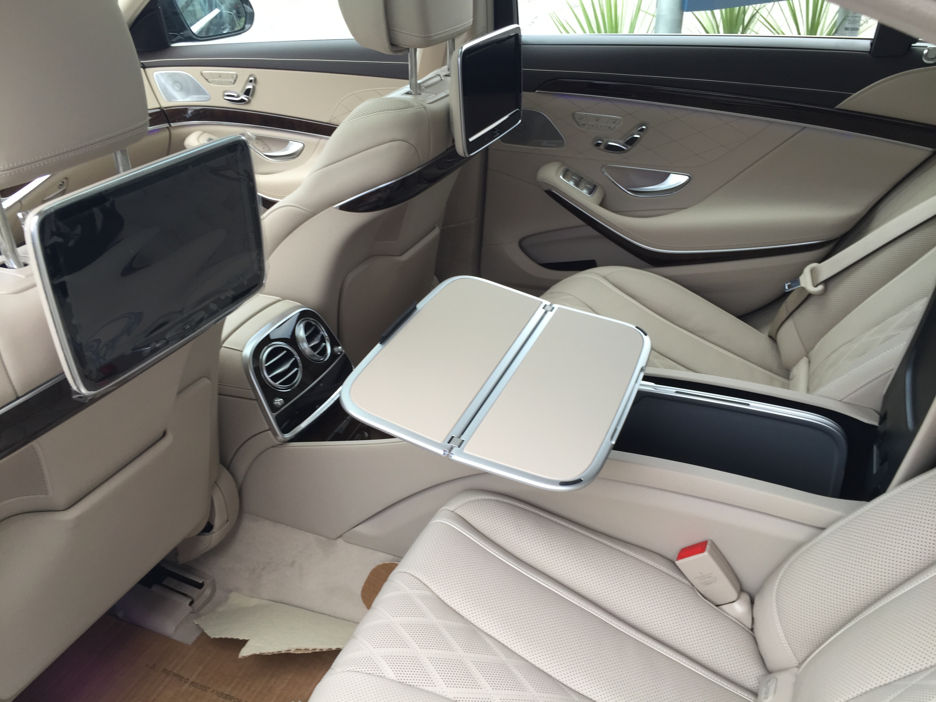 Mercedes Benz S550 White