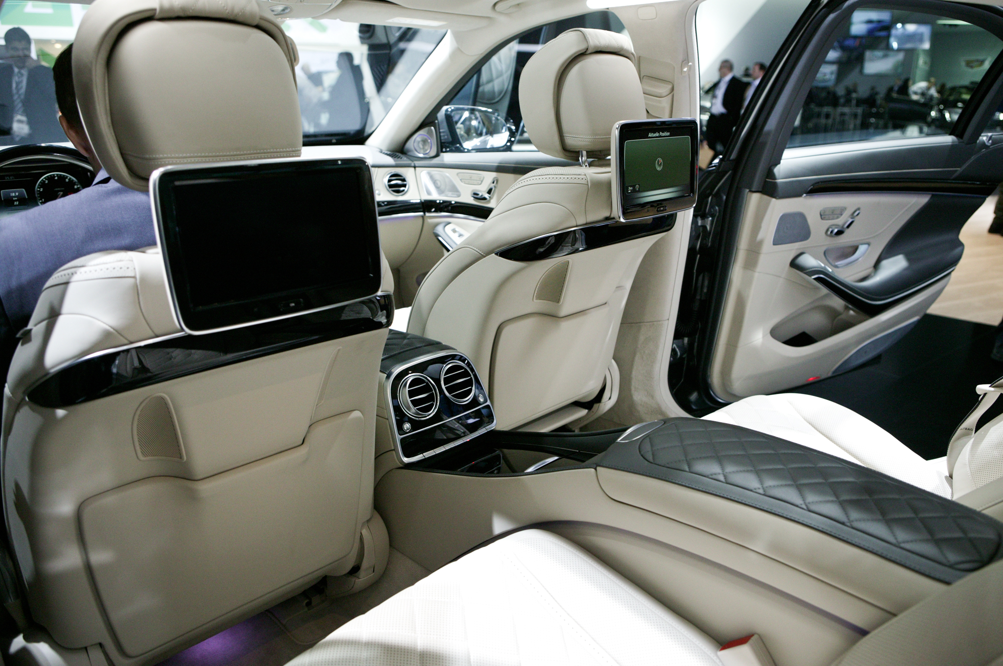 Mercedes Benz S600 2015