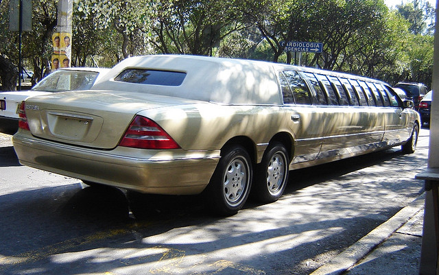Mercedes Benz S600 Limousine