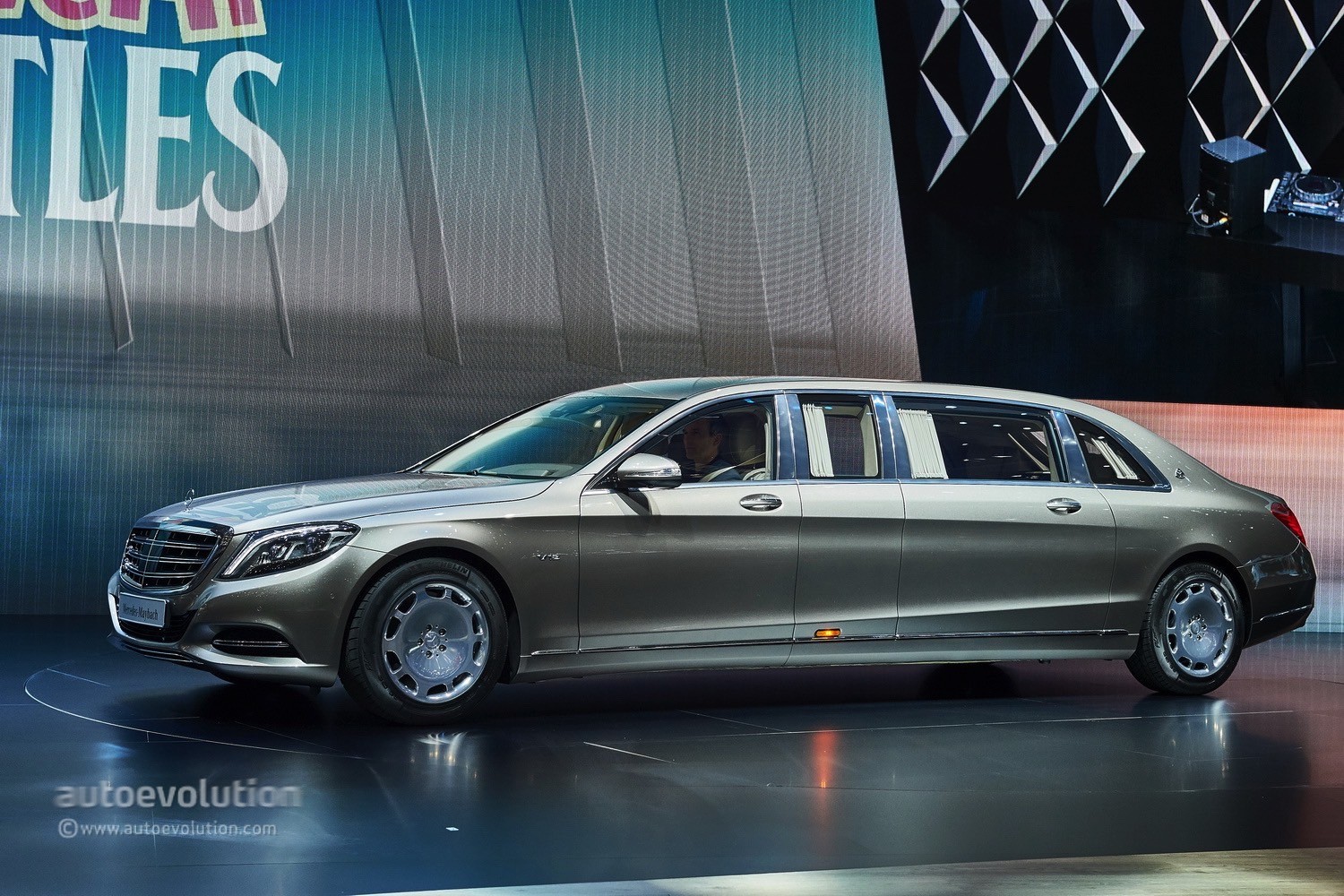 Mercedes Benz S600 Maybach Pullman