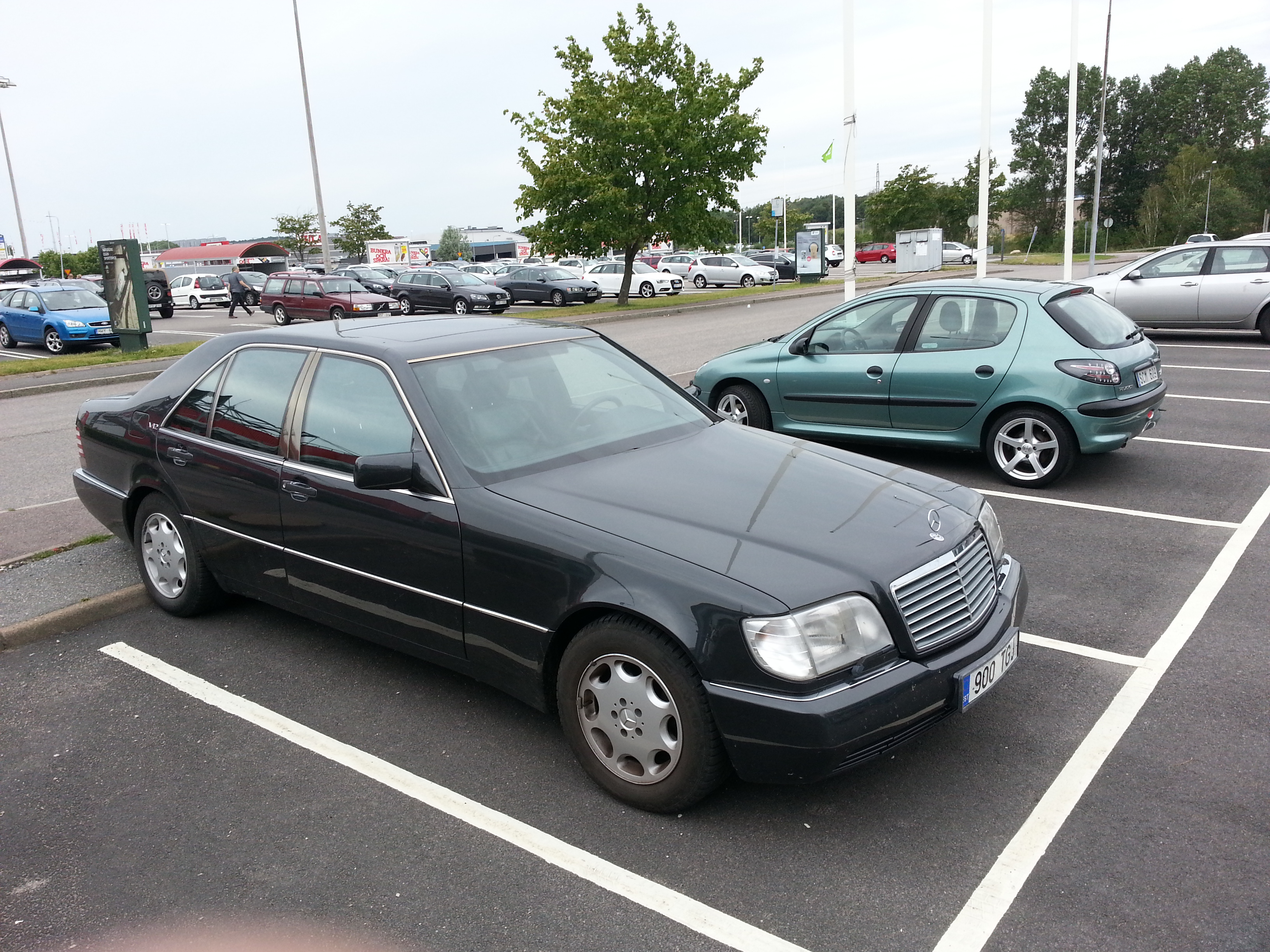 Mercedes Benz S600 W140
