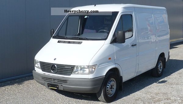 Mercedes Benz Sprinter 208