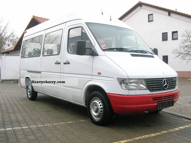Mercedes Benz Sprinter 210
