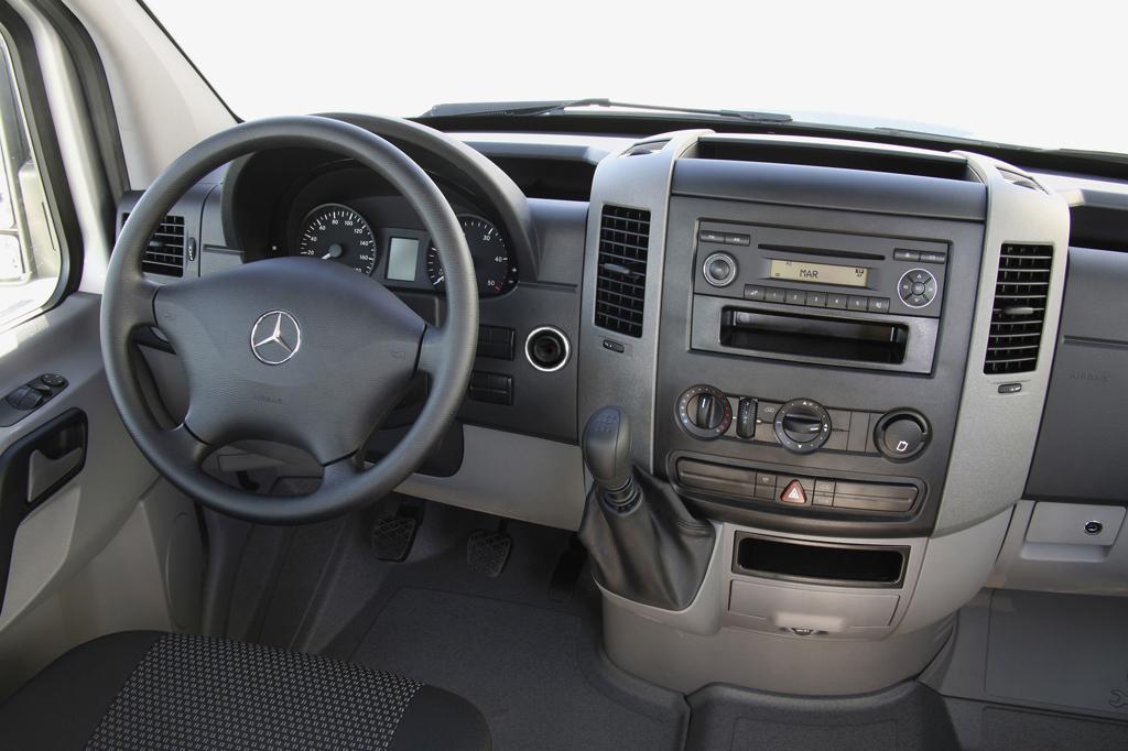 Mercedes Benz Sprinter 210