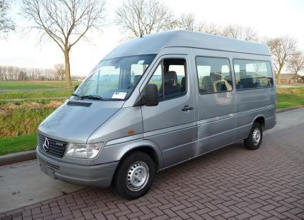 Mercedes Benz Sprinter 210