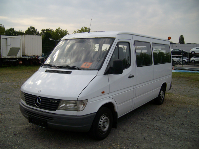 Mercedes Benz Sprinter 212