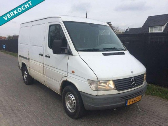 Mercedes Benz Sprinter 212