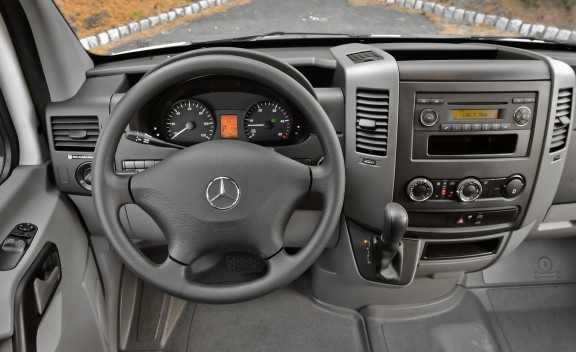 Mercedes Benz Sprinter 215