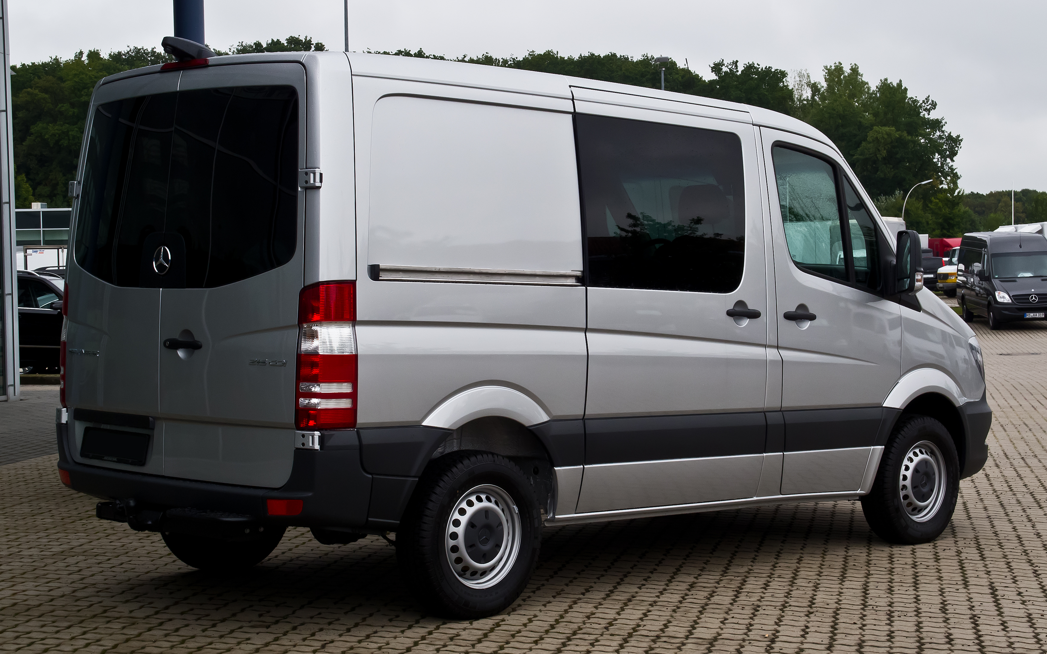 Mercedes Benz Sprinter 216