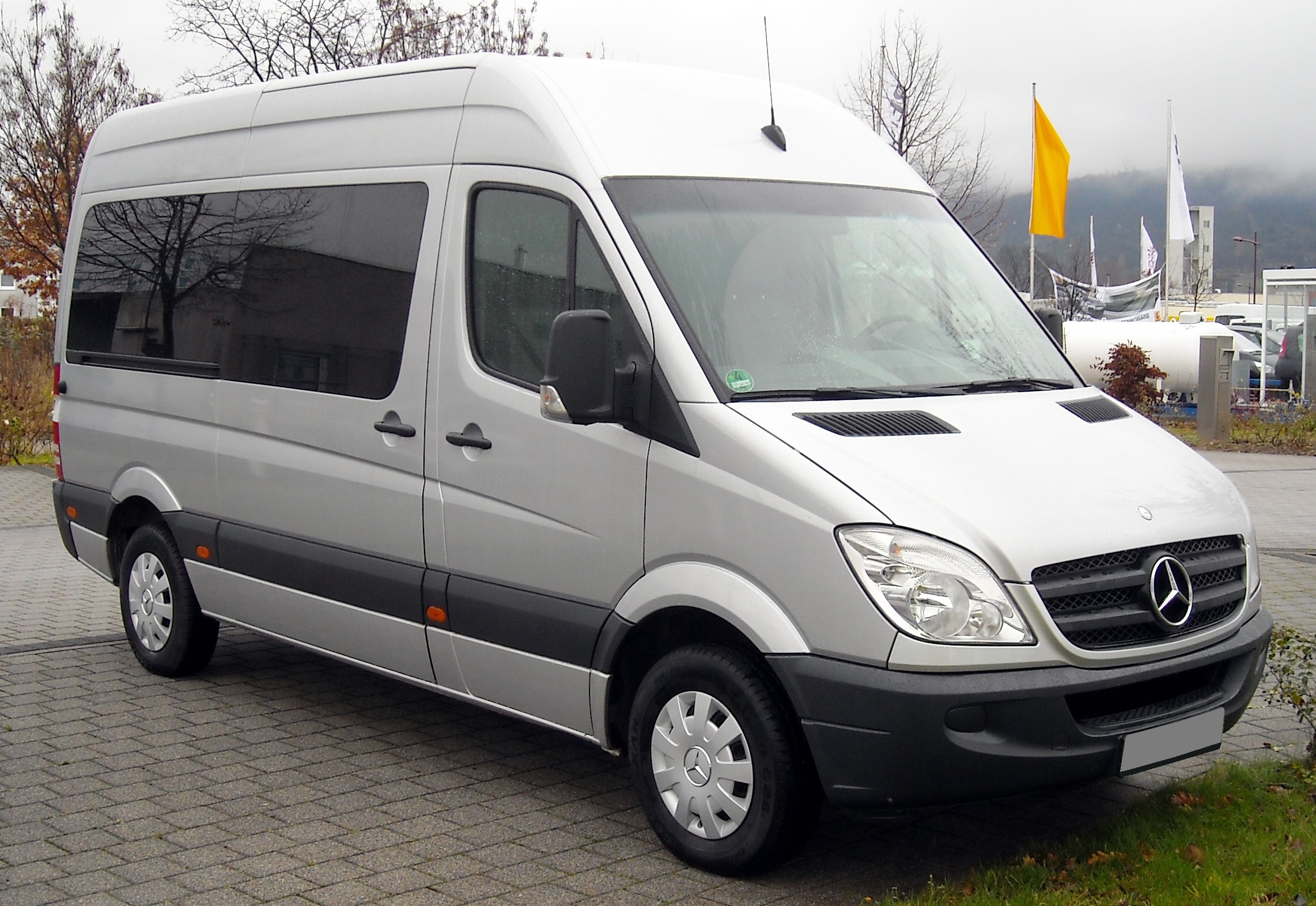 Mercedes Benz Sprinter 311