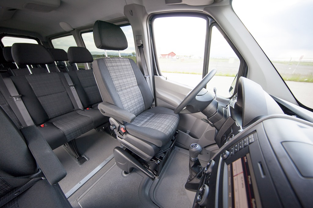 Mercedes Benz Sprinter Passenger Van 2500
