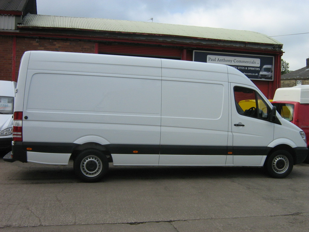 Mercedes Benz Sprinter White