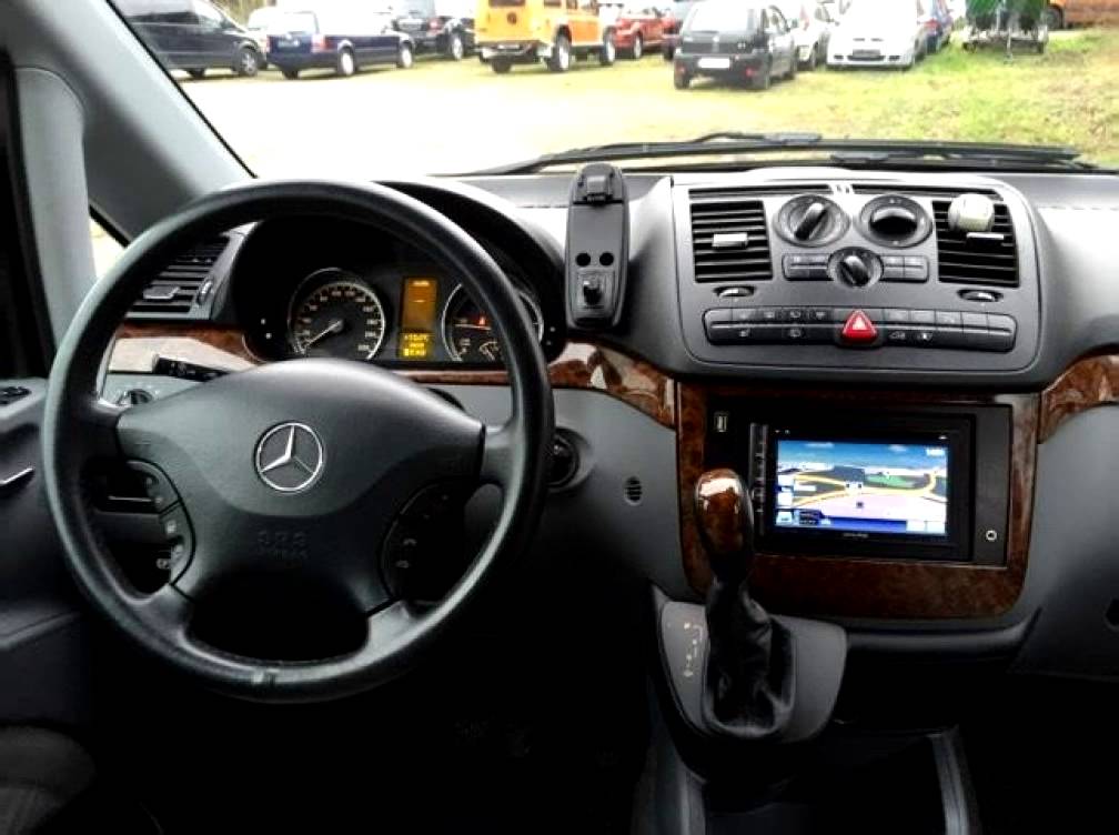 Mercedes Benz Viano 2010