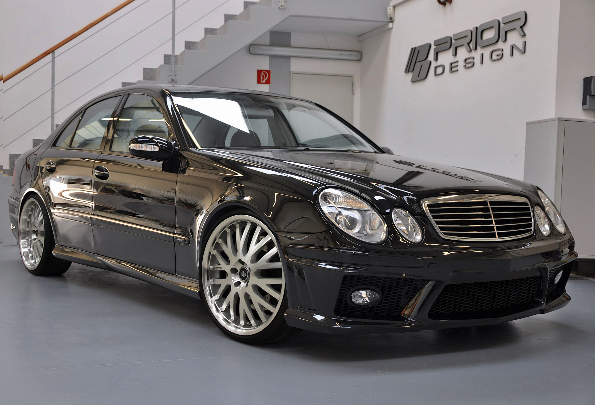 Mercedes Benz W211