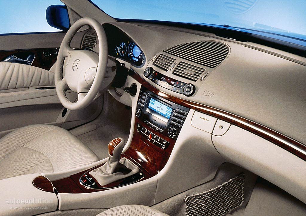 Mercedes Benz W211 2003