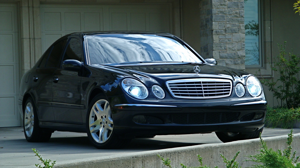 Mercedes Benz W211 E320