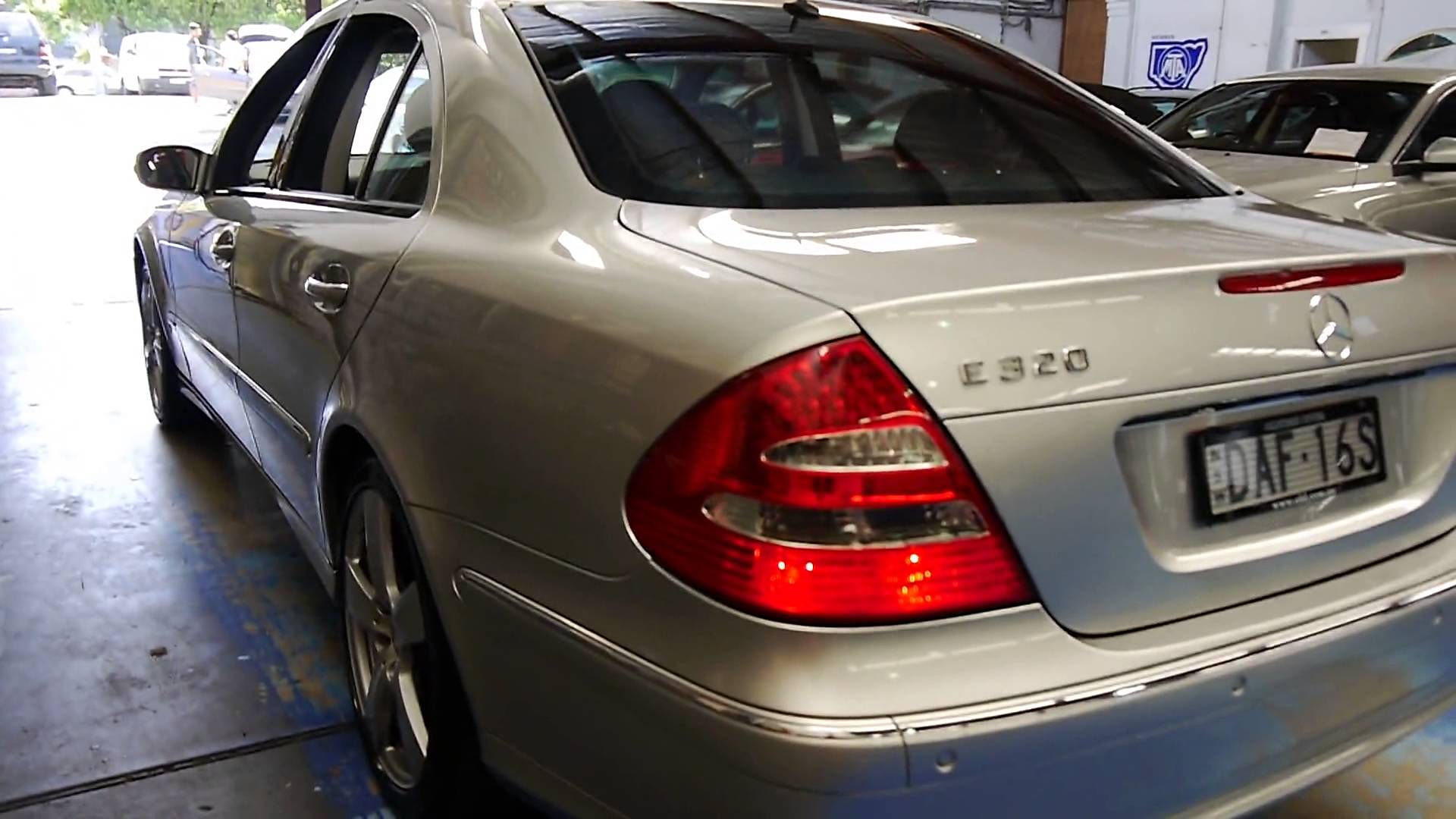 Mercedes Benz W211 E320