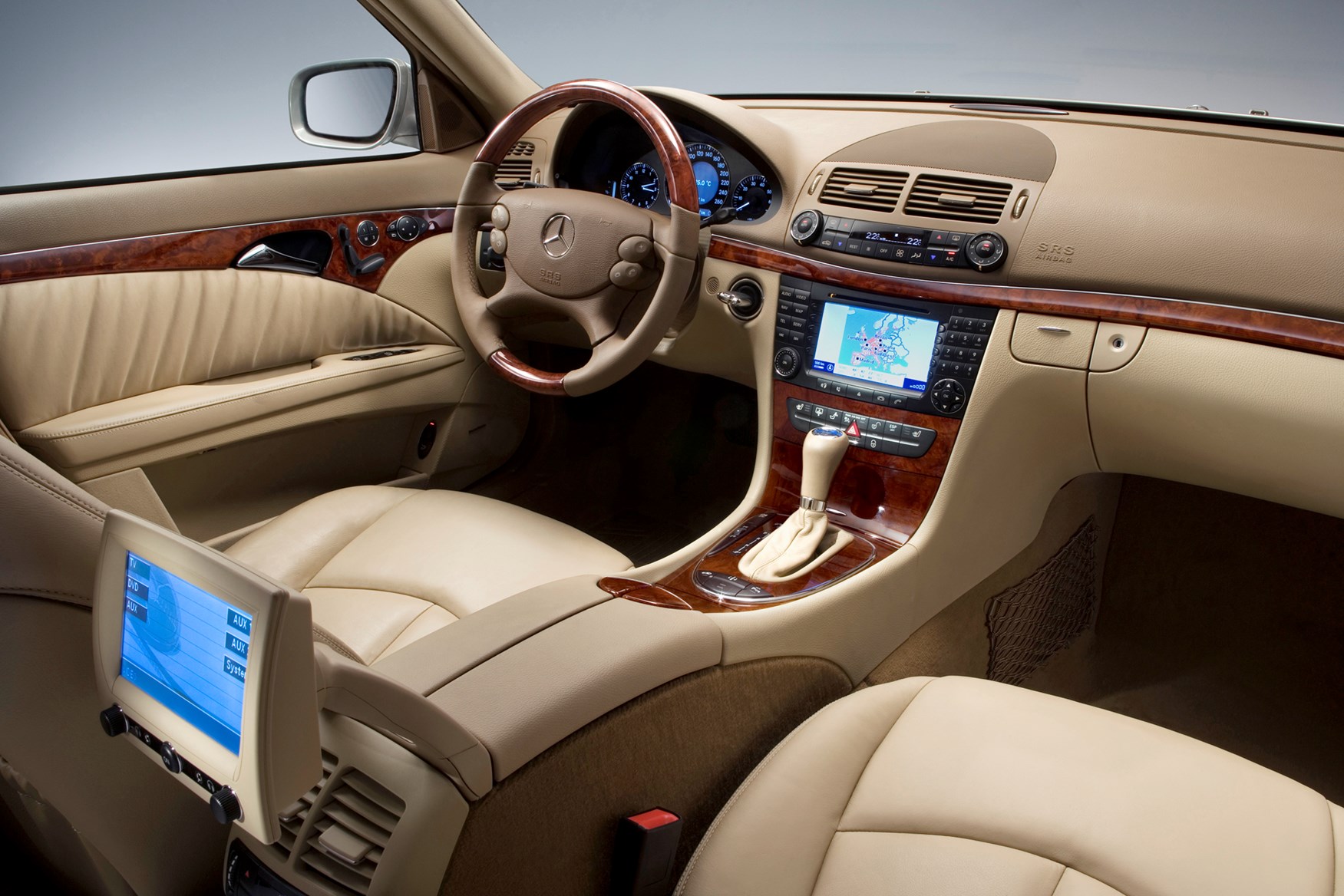 Mercedes Benz W211 E320