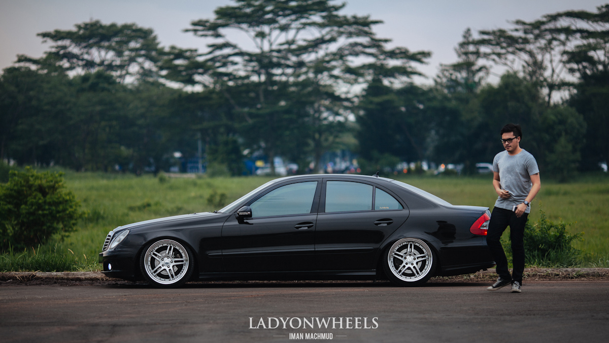 Mercedes Benz W211 Modified