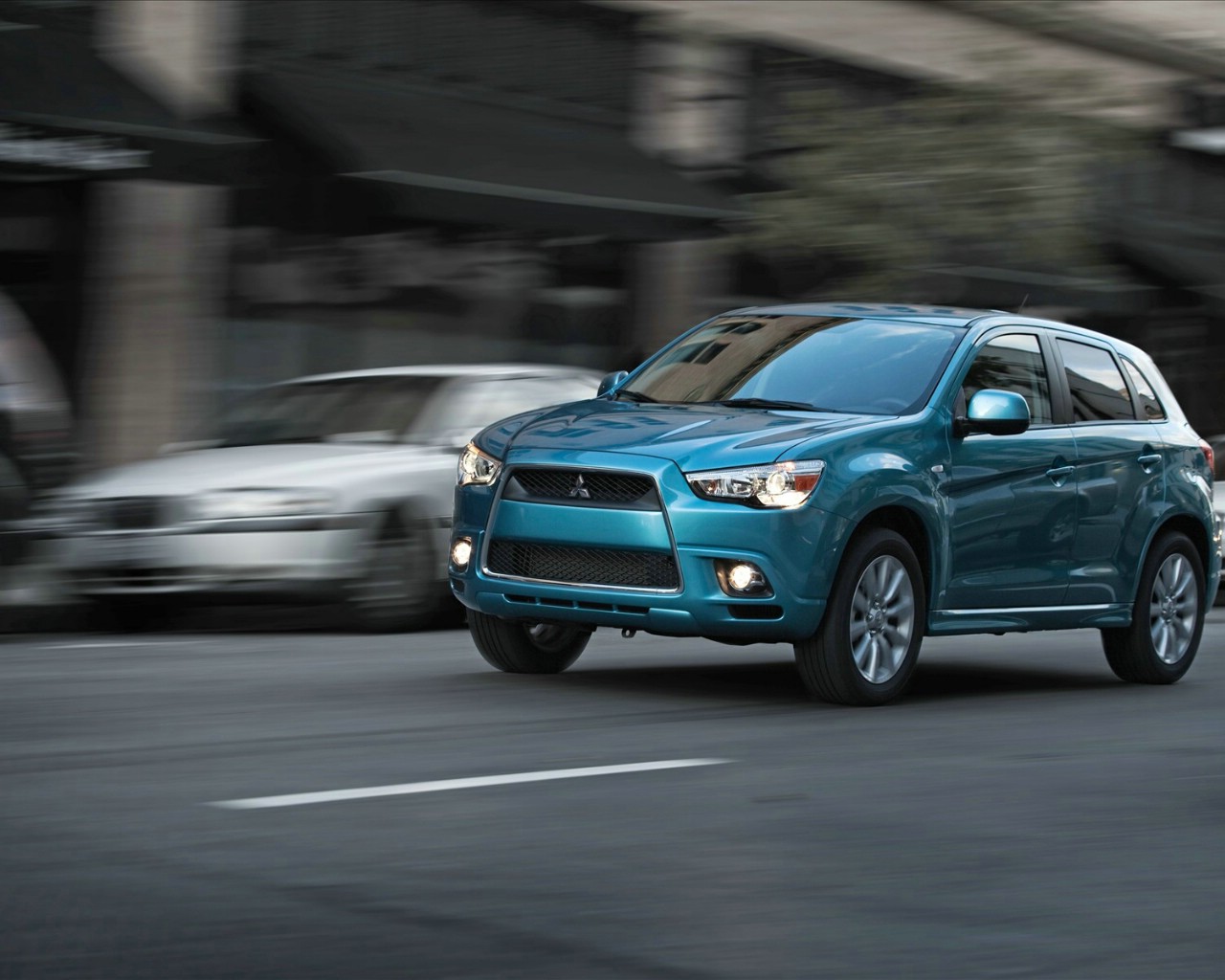 Mitsubishi CUV