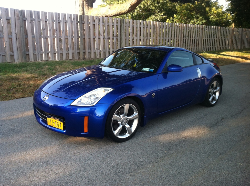 Nissan 350z Blue