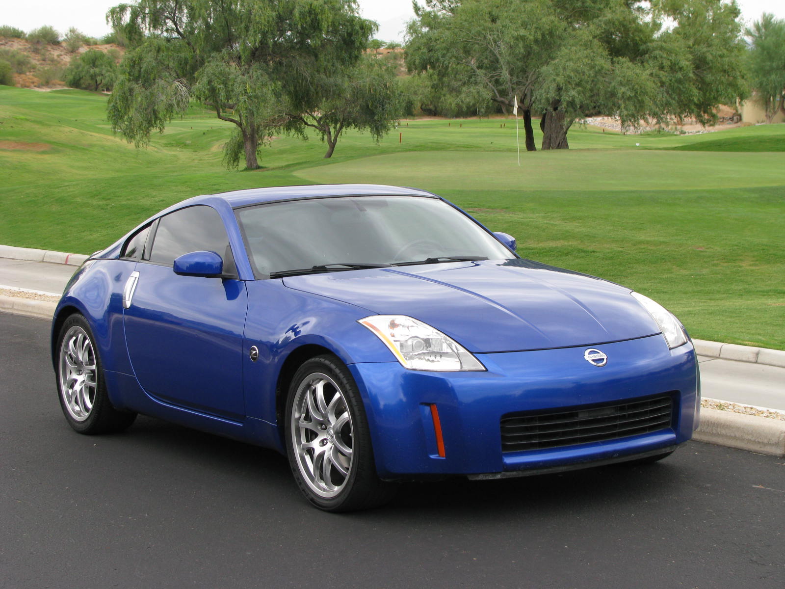 Nissan 350z Blue
