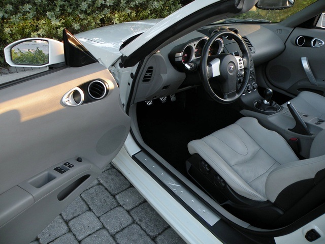 Nissan 350z White