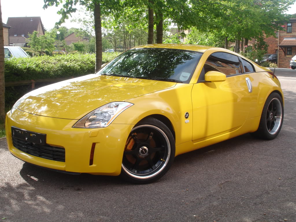 Nissan 350z Yellow