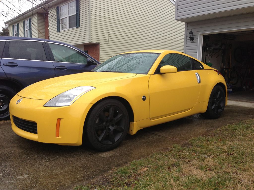 Nissan 350z Yellow
