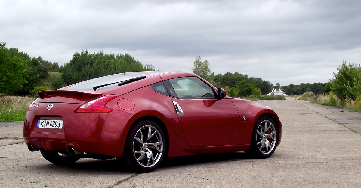 Nissan 370z Magma Red