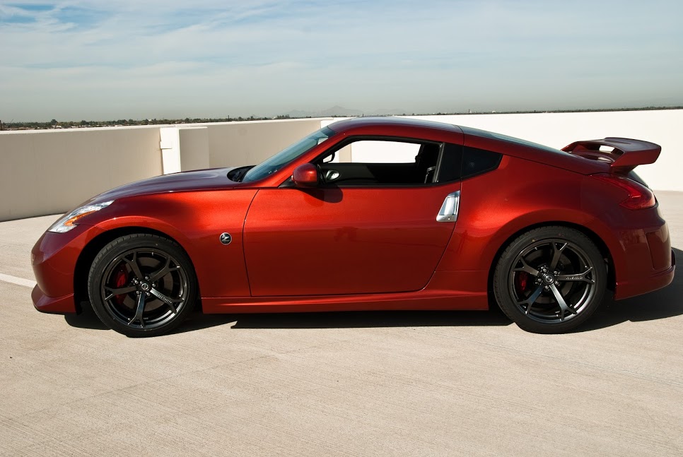 Nissan 370z Magma Red