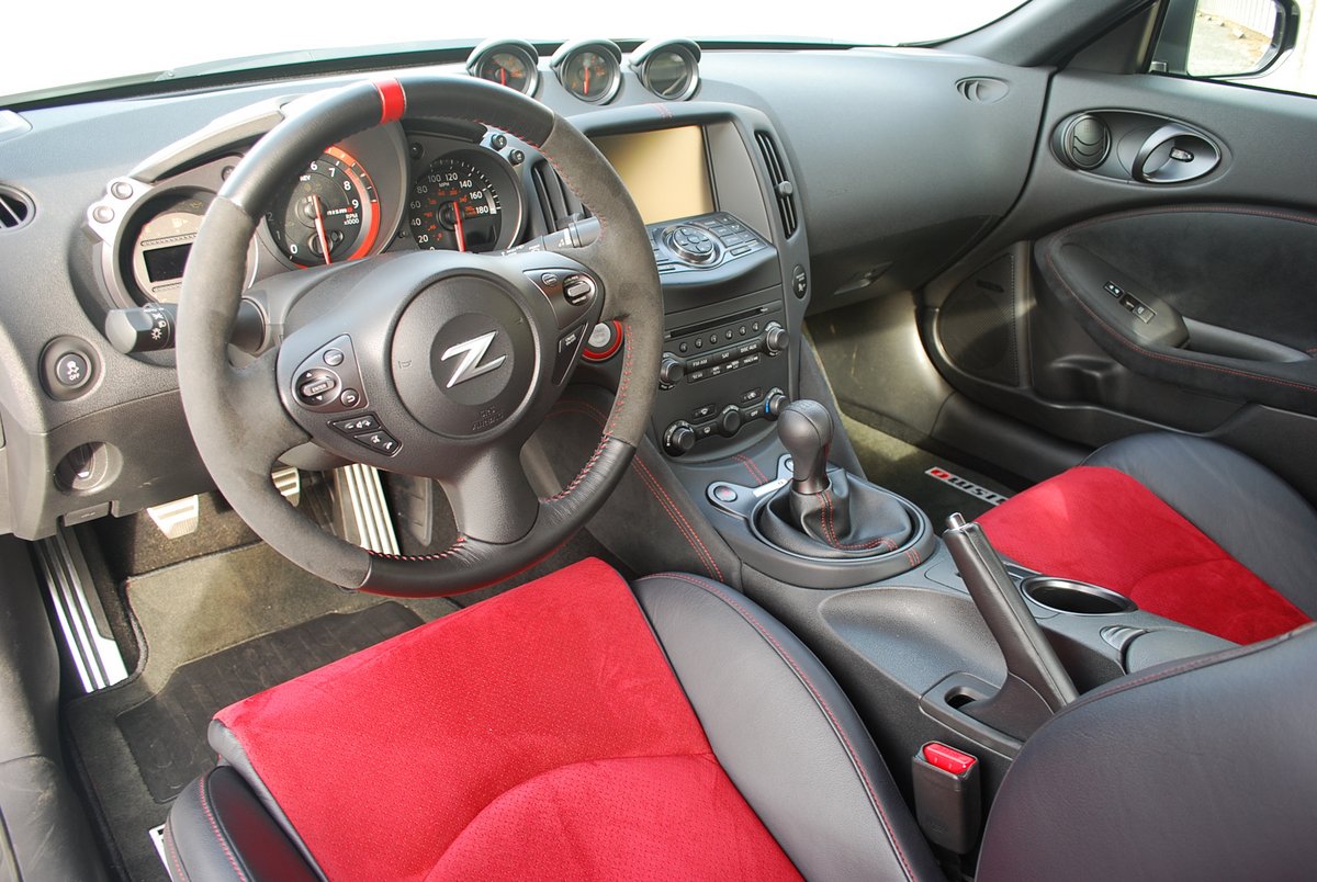 Nissan 370z Sport Tech