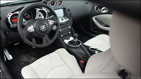 Nissan 370z White Nissan 370z White