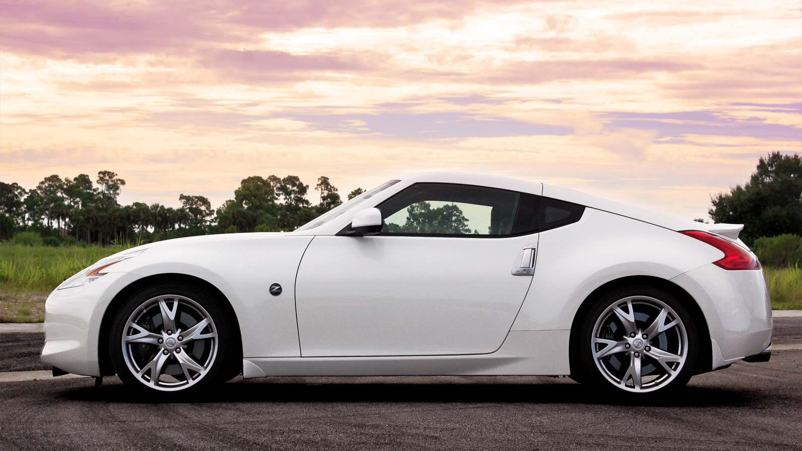 Nissan 370z White