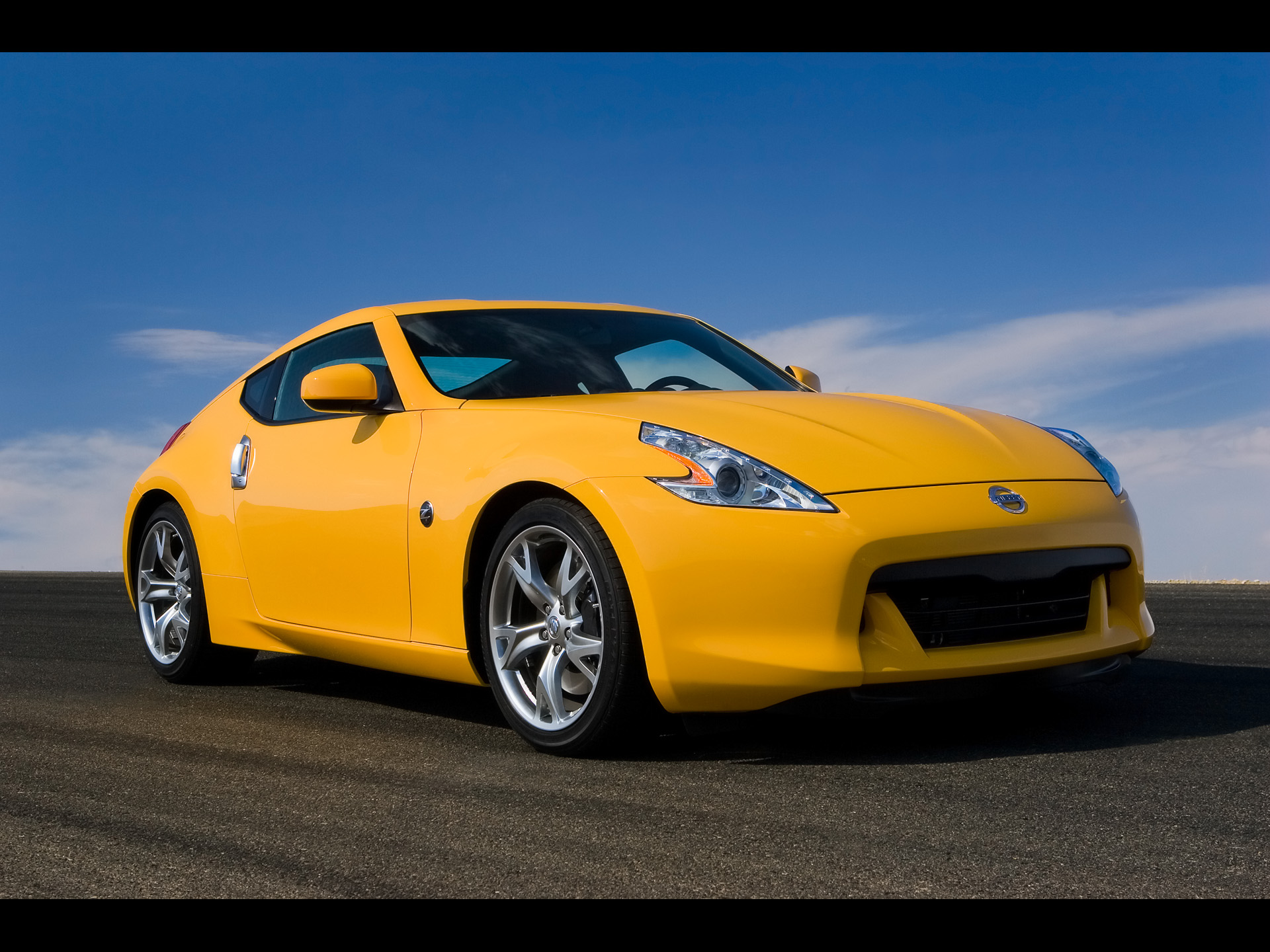 Nissan 370z Yellow
