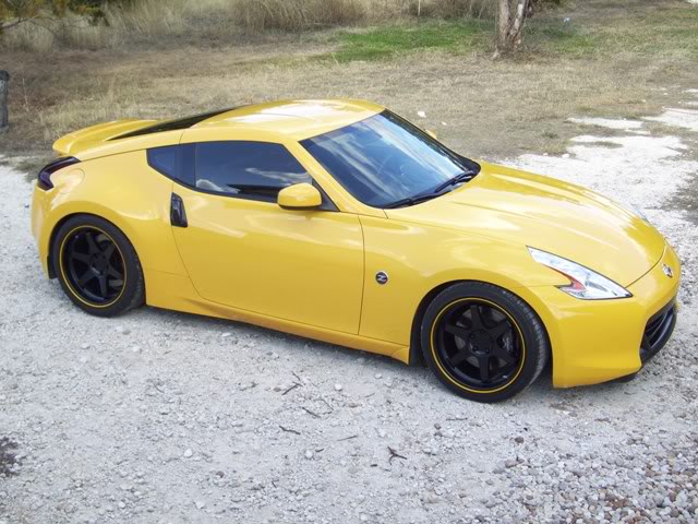 Nissan 370z Yellow