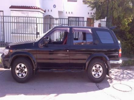 Nissan 4x4 Jeep