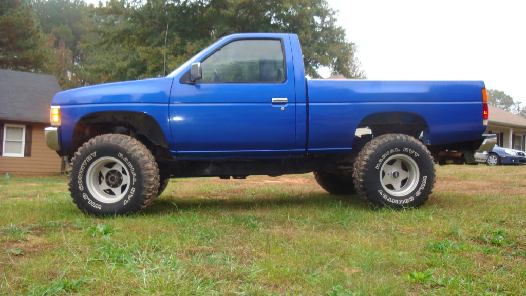 Nissan 4x4 Pickup