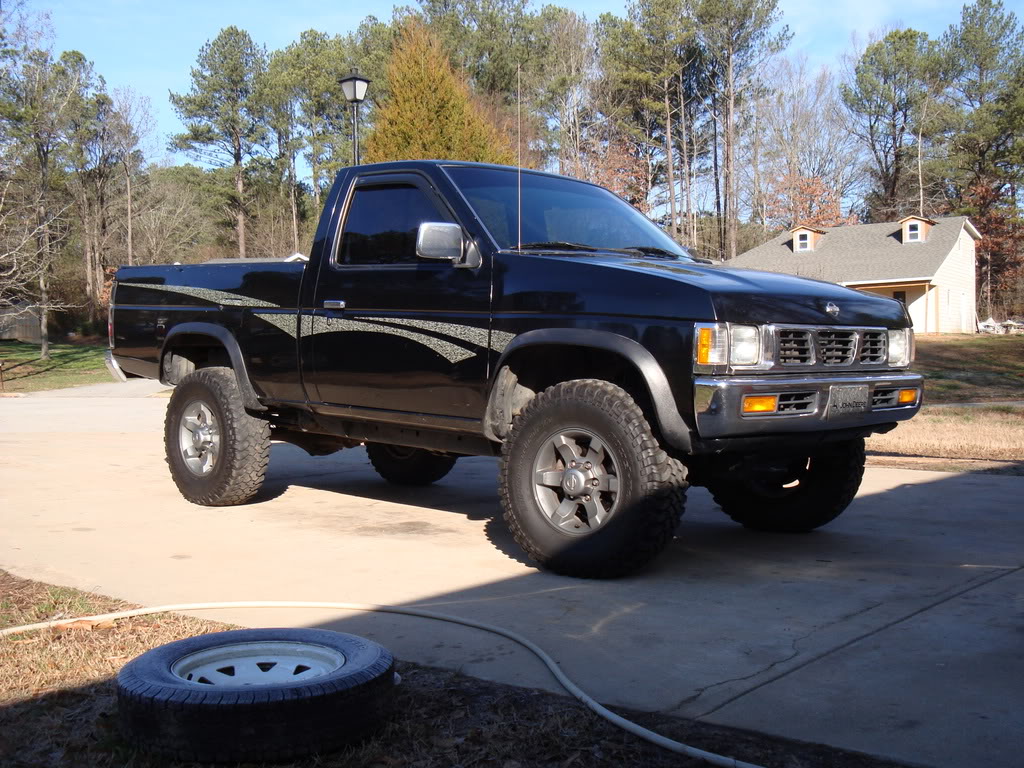 Nissan 4x4 Pickup