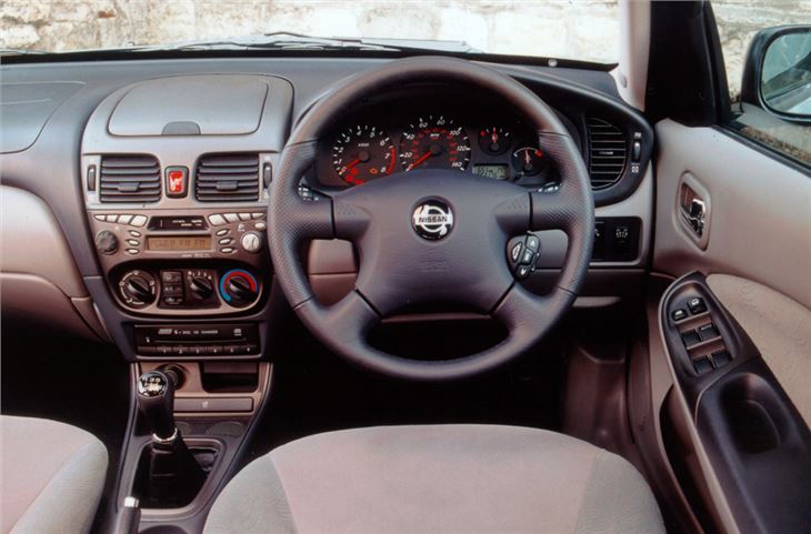 Nissan Almera 1.5 Se