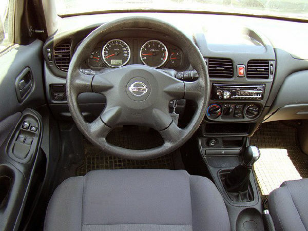 Nissan Almera 1.5 Visia
